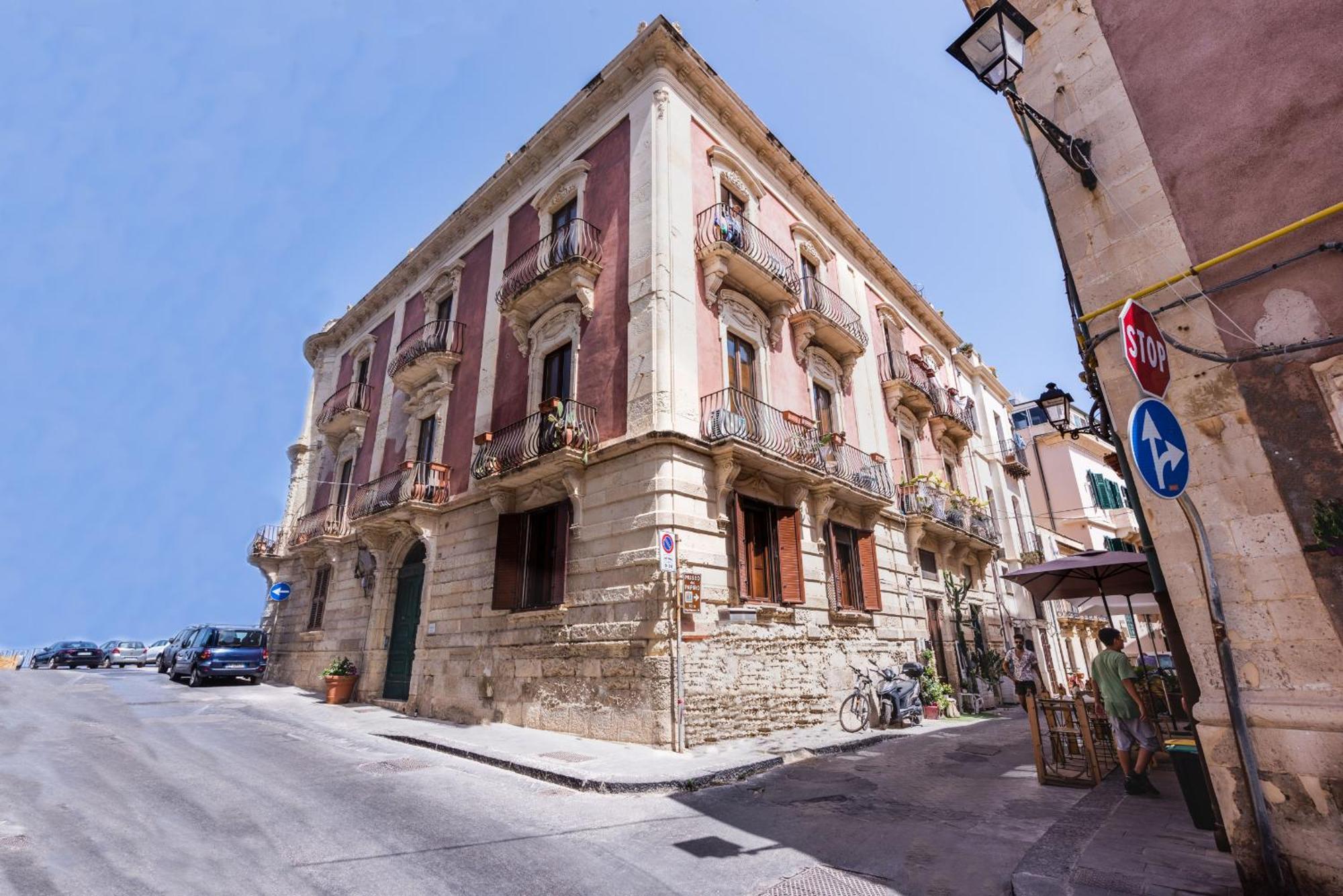 Palazzo Bozzanca Apartments By Wonderful Italy Syrakuzy Zewnętrze zdjęcie